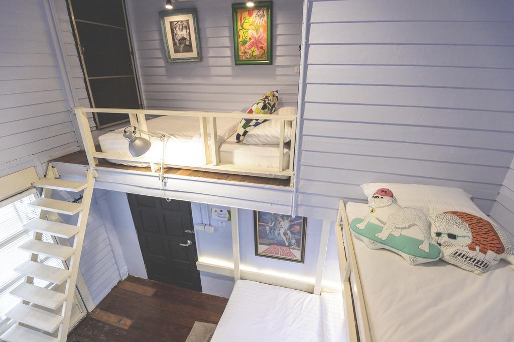 Bharani Hostel Bangkok Exterior foto