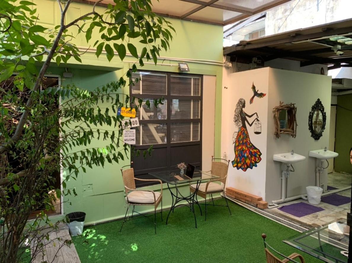 Bharani Hostel Bangkok Exterior foto