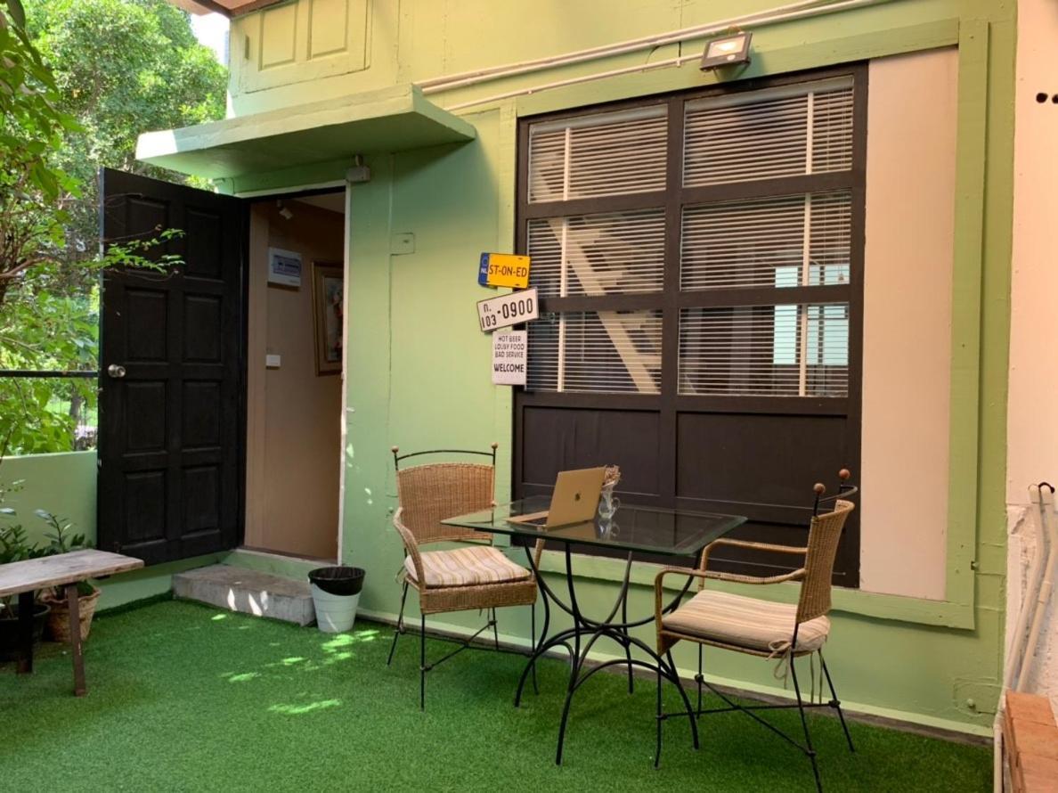 Bharani Hostel Bangkok Exterior foto